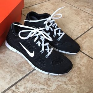 NEW Women’s Nike Free 5.0 Tri Fit 4